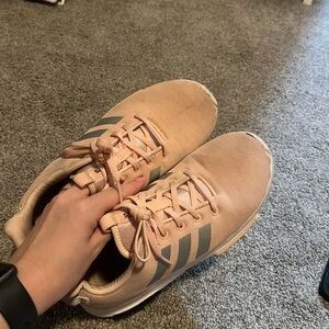 Adidas cloud foam tennis shoes